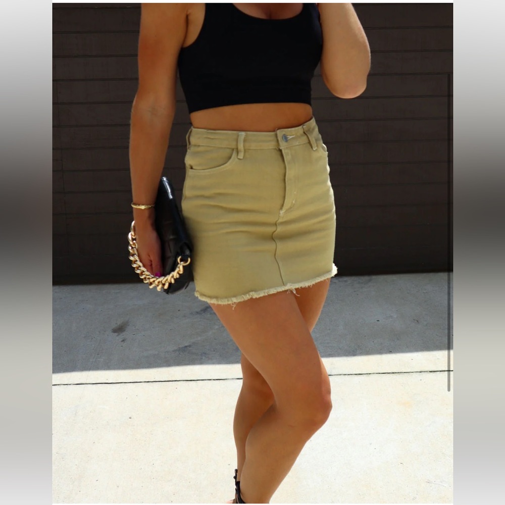 VICI tan mini skirt 🔥 - Picture 2 of 5